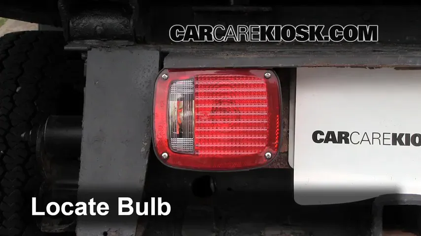 2000 Chevrolet K3500 6.5L V8 Turbo Diesel Cab and Chassis Lights Turn Signal - Rear (replace bulb)